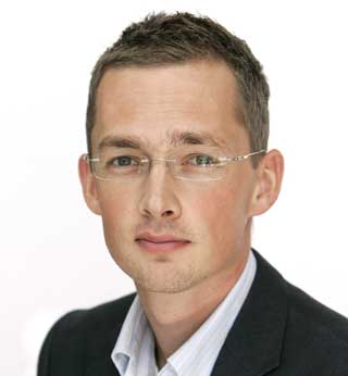 ADVARER: R�dgiver Hans Graasvold i Forbrukerr�det advarer forbrukerne mot � svare p� brevet fra advokatfirmaet Simonsen. Foto: Fobrukerr�det
