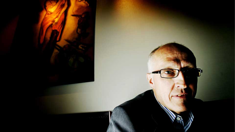 VIL SKREMME DEG TILBAKE TIL VIDEOBUTIKKEN: Espen T�ndel i advokatfirmaet Simonsen ber norske nettleverand�rer videresende et brev til kunder som fildeler. Foto: Frank Karlsen/Dagbladet