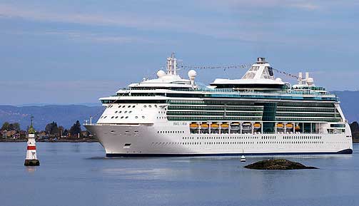 HVOR ER SKIPET? Kjenner du deg igjen? Vet du svaret s� kan du vinne et VIP-cruise. Tips: Det er n�rmere enn du tror.