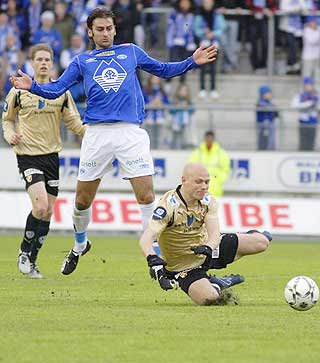 MOLDE IMPONERTE: Magne Hoseth og Molde var t�ffe i duellspillet og satte press p� Christian Keller og Stab�k p� Aker Stadion.