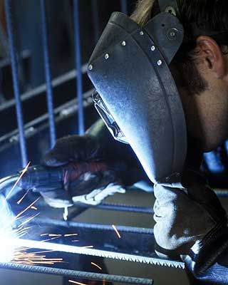 TAPERNE: Yngre industriarbeidere og h�ndverkere blir AFP-taperne.