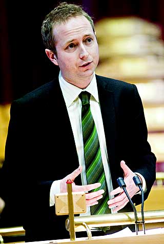 TAR KRAFTIG AVSTAND:  Kunnskapsminister  B�rd Vegar Solhjell (SV) kaller Steinerskolens praksis forkastelig.