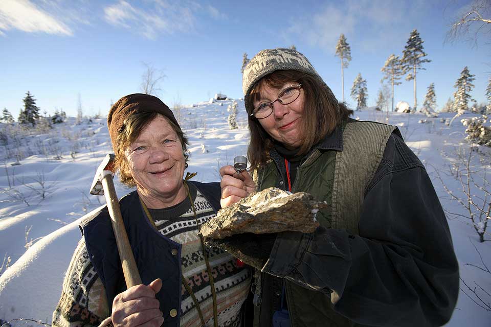 SKAL FESTE: Siv Wiik (69) og Harriet Svensson (64).