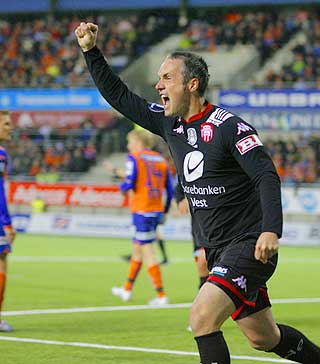 REDUSERTE: Innbytter Robbie Winters stusset inn 2-3-m�let for Brann, men gjestene fra Bergen kom aldri n�rmere.