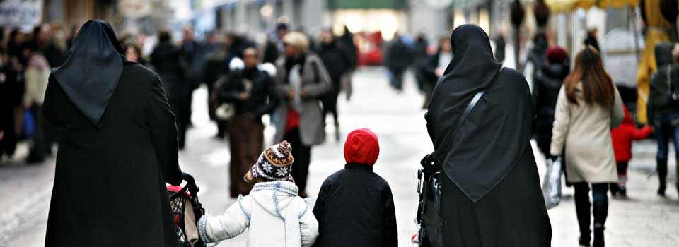  LIBERALISERING:  Det er ikke realistisk med fri innvandring i morgen, men vi kan begynne med � f�re en mye mer liberal innvandringspolitikk enn vi gj�r i dag, mener Unge Venstre.