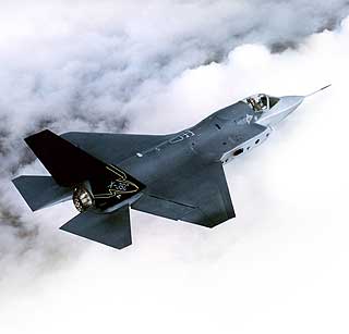 Kamp om milliarder: PR-firmaet JKL, hvor Per Høiby er administrerende direktør, er med på laget som jobber for å selge amerikanske Lockheed Martins kampfly Joint Strike Fighter (JSF) til det norske Forsvaret.