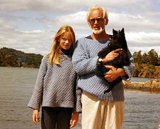 Sommerferie: Ektemannen Arild Brinchmann, dattera Nora og hunden Tasha p� Bukholmen.