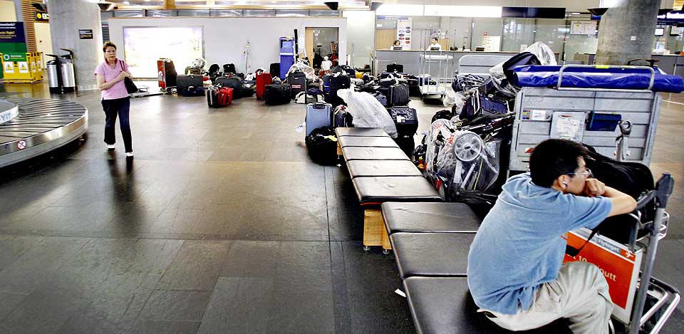 �KT ERSTATNING: Erstatningene for forsinket flybagasje g�r til himmels. De tre f�rste m�nedene i �r utbetalte Europeiske Reiseforsikring hele 6,3 millioner kroner til norske flypassasjerer som ble rammet av forsinket bagasje, 17 prosent mer enn i samme tidsrom i fjor. Dette til tross for at antall innrapporterte saker er f�rre, hovedsakelig p� grunn av tidlig p�ske.