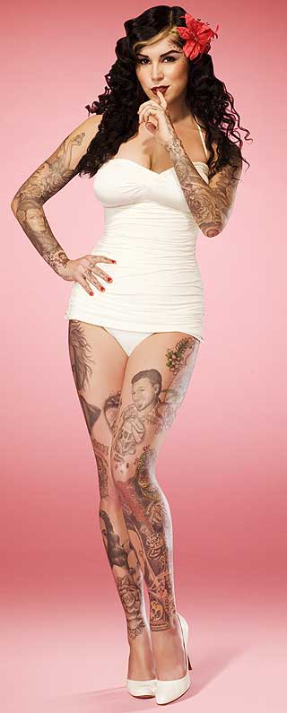 I've always had a soft spot for tattooed chicks with pink hair, 