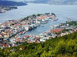 BERGEN: Seim sier byen har identiteten Oslo mangler, til tross for h�ye fjell og mange regndager.