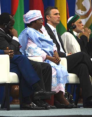 TOPPM�TE:  Jens Stoltenberg deltar p� SADC-toppm�tet p� Mauritius.