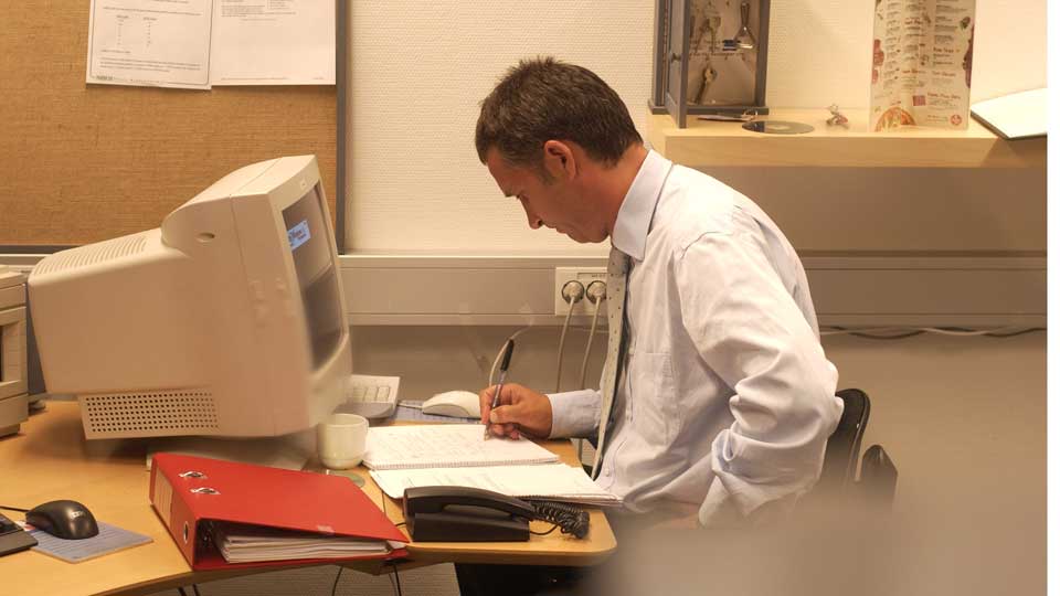 UT TIL VERDEN: Den siste uka har norske bloggere utfordret statsministeren og regjeringen til � g� i de digitale fotsporene til Downing Street, Barack Obama og Hillary Clinton, bare for � nevne noen som tester ut den nye teknologien. Foto: Tor Erik H. Mathiesen/Dagbladet