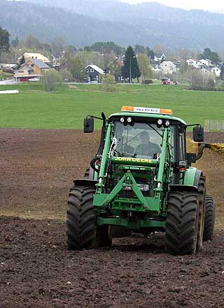 LANDBRUKSOPPGJ�R: I disse dager forhandles det om overf�ringene til landbruket. OECD-landene bruker mer enn 260 millioner dollar i overf�ringer til landbruket hvert �r.