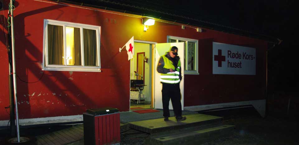 STOR LETEAKSJON: Politi, R�de Kors og Norske Redningshunder deltar i s�ket.