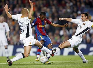VIL HA VIKTIGE BORTEM�L: Samuel Eti'o gleder seg over at scoringene deres p� Old Trafford vil telle dobbelt.