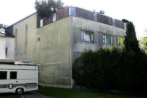 HOLDT INNESPERRET I 24 �R: I dette huset ble Elisabeth og tre av barna holdt fanget og misbrukt i, i mange �r. Ytterligere tre barn skal ha levd et mer normalt liv, og hatt Josef og hans kone som fosterforeldre.