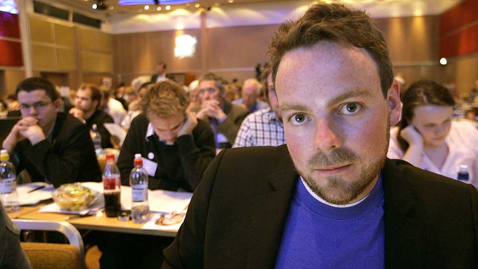 RADIKAL KONSERVATISME: Torbj�rn R�e Isaksen forfekter m�tehold, en slags b�de - og filosofi, der privat og statlig initiativ m�les opp mot hverandre, der �konomi og kultur balanseres og der fortid og n�tid er p� b�lgelengde.