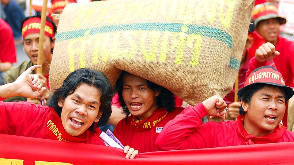 I THAILAND: Kampen for det daglige br�d sto sentralt i demonstrasjoner i en rekke asiatiske land torsdag.