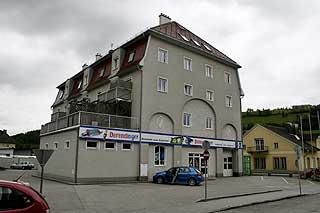 HUS 4 - WAIDHOFEN AN DER YBBS: I dette huset leier Josef Fritzlblant annet ut til fotballspillere og et massasjeinstitutt.