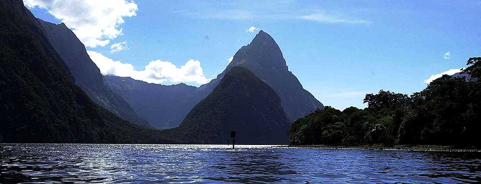 TIL TOPPS: Det kunne v�rt Norge, men det er Milford Sound p� New Zealand som er k�ret til verdens beste reisem�l.