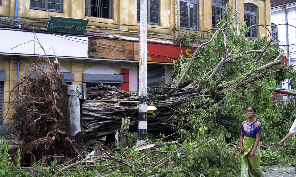 STORE �DELEGGELSER: Et av de f� bildene som er kommet ut fra Burma, og som viser �deleggelsene i landets st�rste by Rangoon.