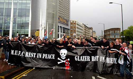 BR�T UT: En del av Uniteds hardcorefans sluttet � g� p� kampene etter at Glazer kj�pte opp klubben, og startet i stedet den halvprofesjonelle klubben FC United.