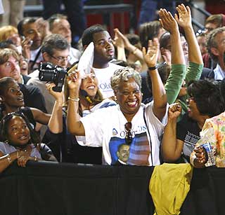 JUBEL: Obama-tilhengere feirer i North Carolina.