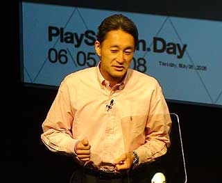 M�TTE OPP: Kaz Hirai, sjef for Sonys interaktive avdeling, tok turen fra Japan.