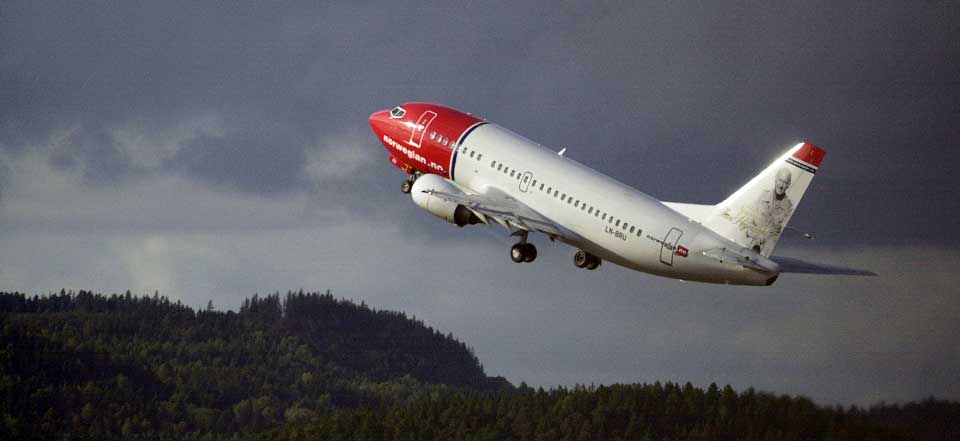 I TR�BBEL: Norwegian kan lande fly, men det er ikke alltid de klarer � lande kundebehandlingssakene sine skikkelig. En rekke kunder er trukket for mye p� sine bankkort, men det tar flere uker f�r Norwegian tilbakebetaler og retter feilen.