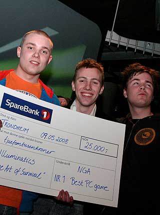 VINNERNE: Representanter fra Illuminatics tar imot prisen.
