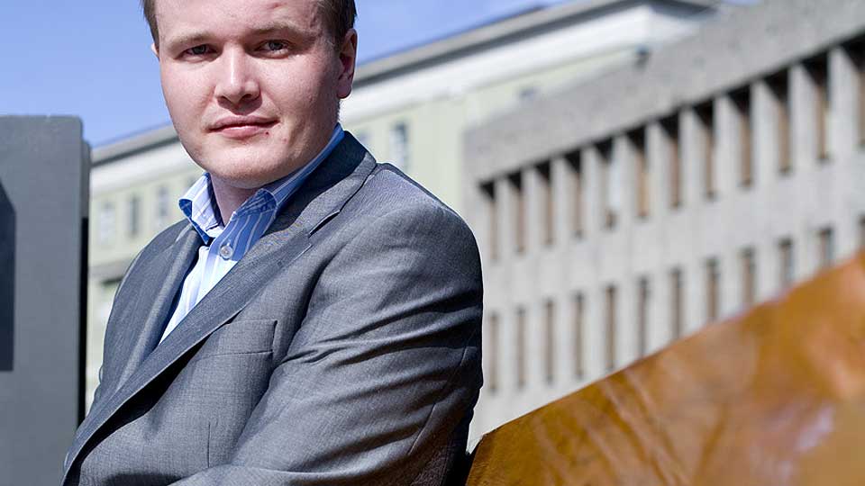 MEDIEANALYTIKER: Tommy H. Brekstad mener det slurves mest p� nett, men ser en klar forbedring.