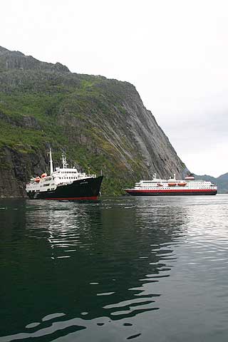TURISTENS GLEDE: P� Hurtigruten finner du fred og ro, og mange store og sm� opplevelser for livet.