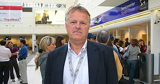 TRIST DAG: Lufthavnsjef Dag Jarle Aksnes sier det er en trist dag p� Bergen lufthavn, Flesland.