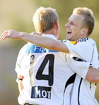 SMILENE TILBAKE: Marek Sapara og Steffen Iversen har funnet tilbake til smilet p� fotballbanen. Derfor er det god grunn for norske forsvarsrekker � grue seg til � m�te Rosenborg i tiden som kommer.