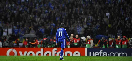 FARVEL? Didier Drogba har tidligere sagt han �nsker seg bort fra Chelsea, men s� modererte han uttalelsene. N� ser det ut som klubben har f�tt nok.
