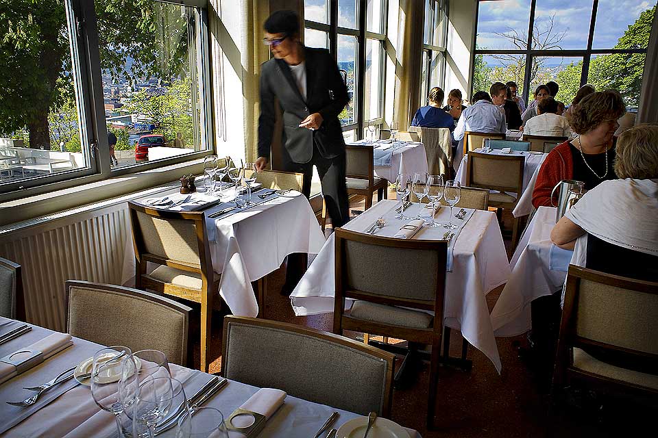 IKKE P� H�YDEN: Ekebergrestaurantens gourmetveranda m� holde et h�yere niv� for � ha noe mer � tilby enn str�lende beliggenhet.