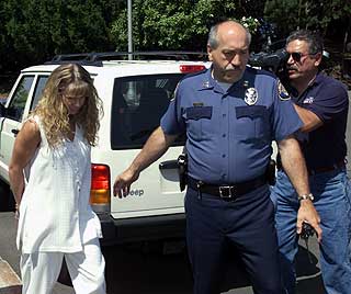SLO TIL: I mai 2000 ble Tonya Harding d�mt for � ha banket opp kj�resten Darren Silver.