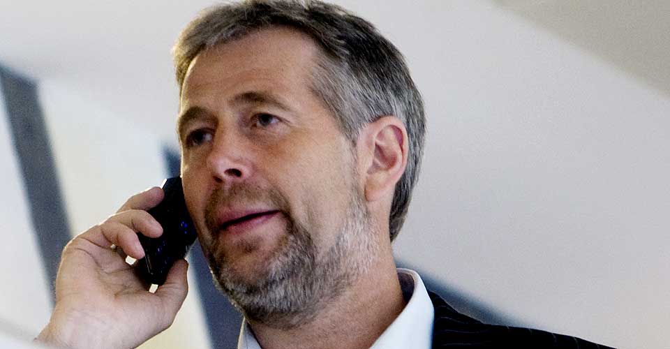 AKSEPTERTE TIL SLUTT: Arne Johannessen og Unio Stat var en av de siste gruppene som godtok tilbudet fra staten. Dermed ble streik i blant annet politiet unng�tt. Her fotografert under forhandlingene fredag kveld.