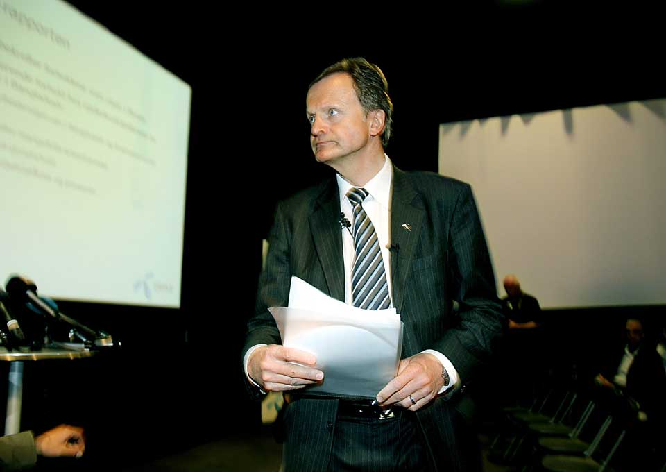 PRESSET: Pressekonferanse hos Telenor p� Fornebu denne m�neden, om barnearbeid og arbeidsforhold hos Telenors underleverand�rer i Bangladesh og Veritas-rapporten som har blitt utarbeidet om forholdene. Telenorsjef Jon Fredrik Baksaas.