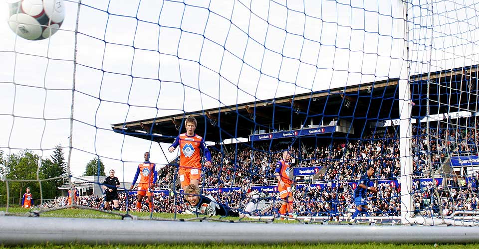 BRASSERAID: Alanzinho driblet halve Aalesund f�r han satte inn 2-0-m�let.