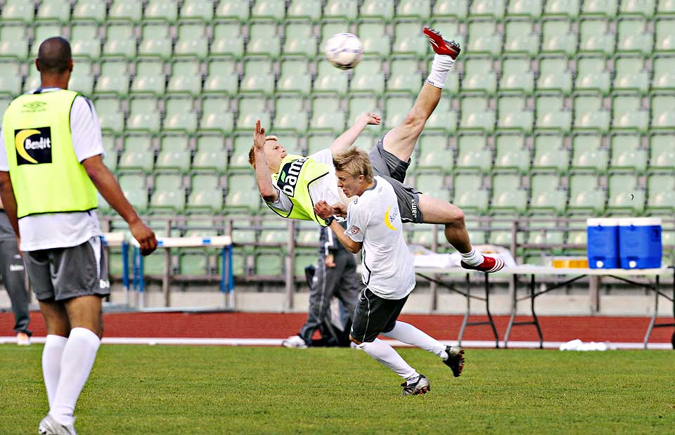 FORTSATT SULTEN: Ut i fra disse bildene � d�mme, er John Arne Riise klar for � ta ut enda litt til f�r han tar ferie.