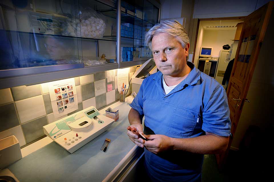 KRITISK: Lege Roald Strand behandler pasienter med ern�ringsproblemer, og er sv�rt kritisk til helsemyndighetens manglende fokus p� kosthold og eldre.