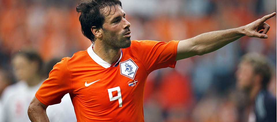 I M�LFORM: Ruud van Nistelrooy scoret 1-0-m�let mot Danmark i Eindhoven i kveld.