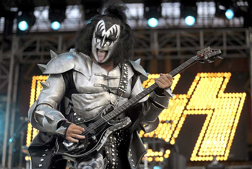 VIL IKKE: Gene Simmons sier at siden fans har slutta � kj�pe musikk, s� vil det ikke komme noen ny Kiss-plate.