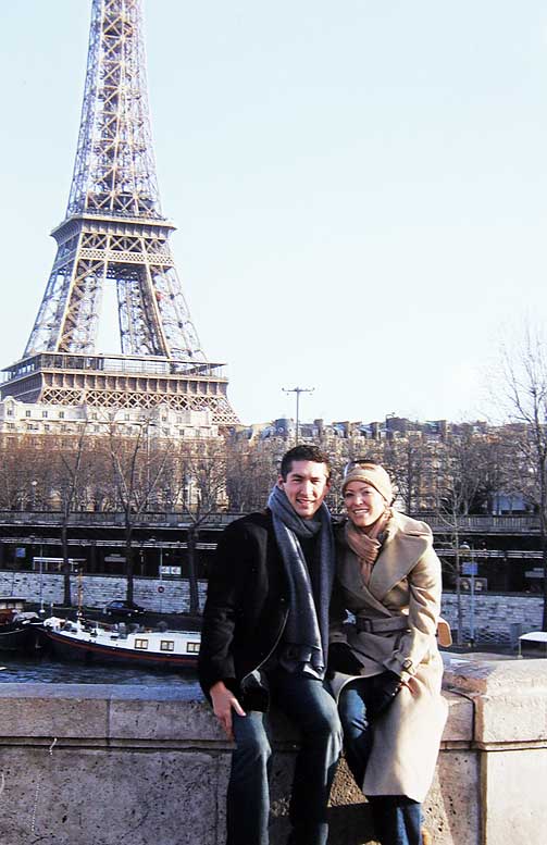 I PARIS: Paret ser ut til � kose seg i Frankrikes hovedstad.