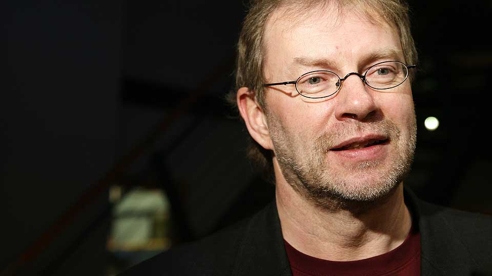 FRYKTER IKKE BR�K: Sjefredakt�r Arne Blix i Adresseavisen tror folk forst�r tegningen som avisa publiserte i dag.