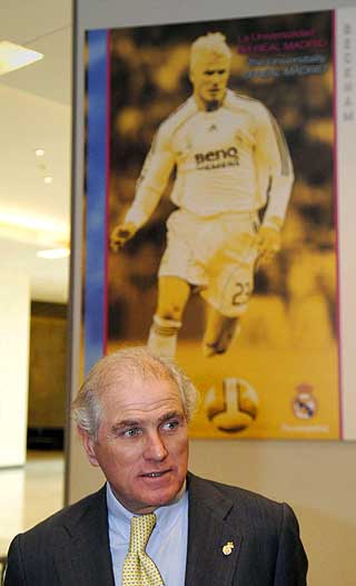 �NSKER PENGENE P� BANEN: Ingenting er dyrt eller billig i seg selv, mener Calderon.
