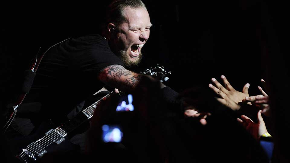 HISSER P� SEG BLOGGERE: Metallica har en sv�rt ivrig fanskare, som gjerne vil ha informasjon om den kommende skiva deres. Den informasjonen vil imidlertid bandet kontrollere selv.