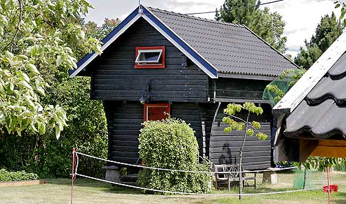 STRIDENS KJERNE: Dette stabburet har �slaug Haga leid ut p� eiendommen sin.