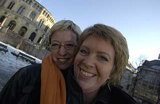 DYNAMITT-LAG: Sammen er vi dynamitt, mente SP�s lederteam �slaug Haga og Marit Arnstad i 2003.